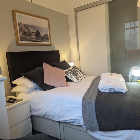 En-Suite Nook Near Forest & Sea, Great Value With Fridge, Microwave And Tv Лімінгтон Екстер'єр фото