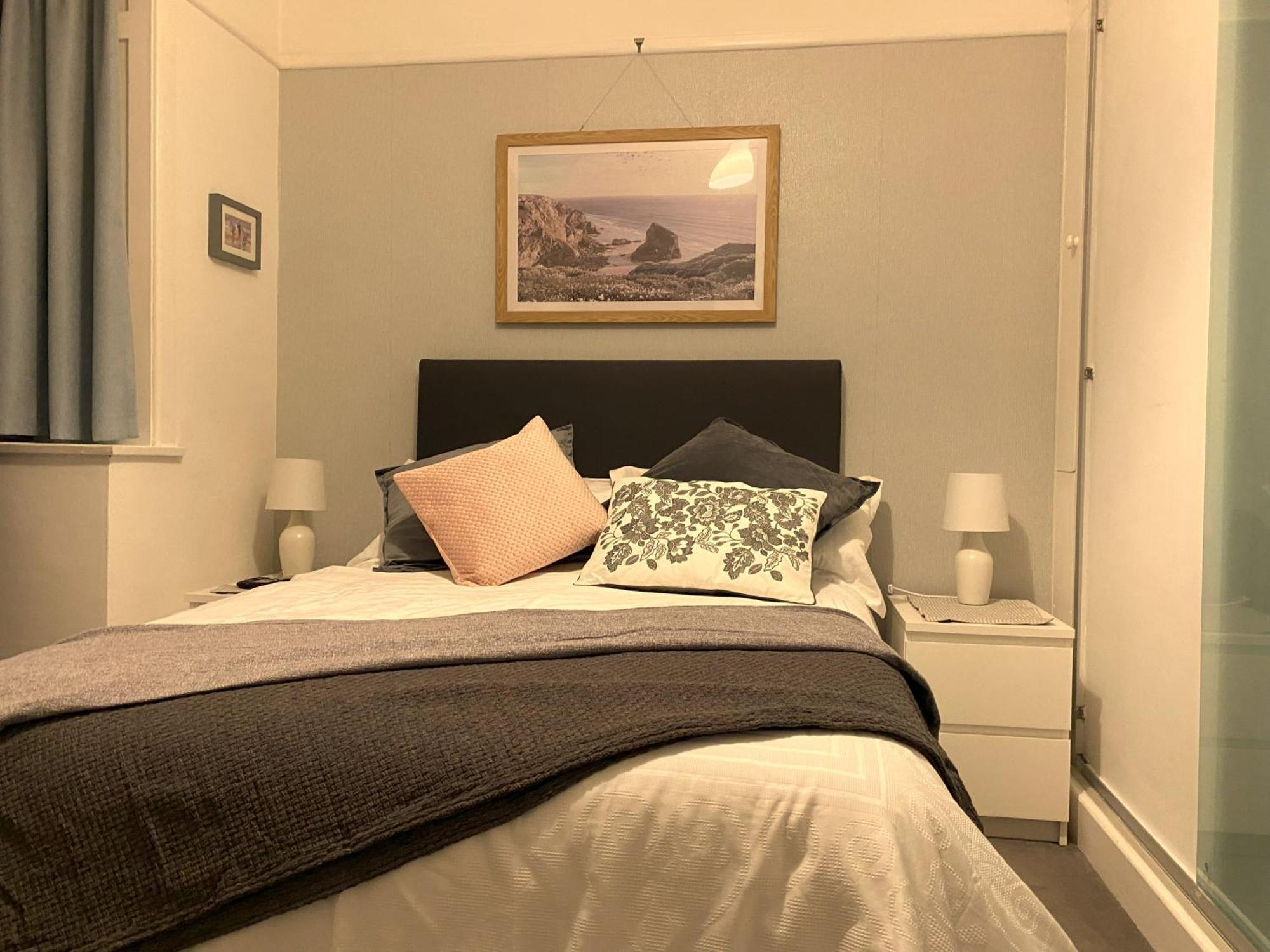 En-Suite Nook Near Forest & Sea, Great Value With Fridge, Microwave And Tv Лімінгтон Екстер'єр фото
